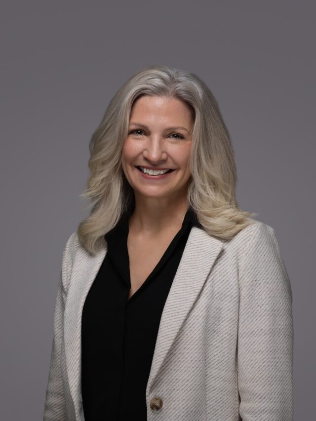Amanda Headshot 2025